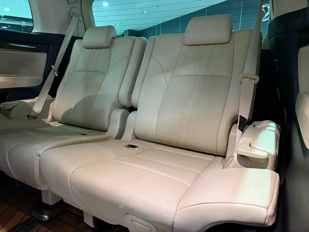 Toyota Vellfire 2022 — фото 13