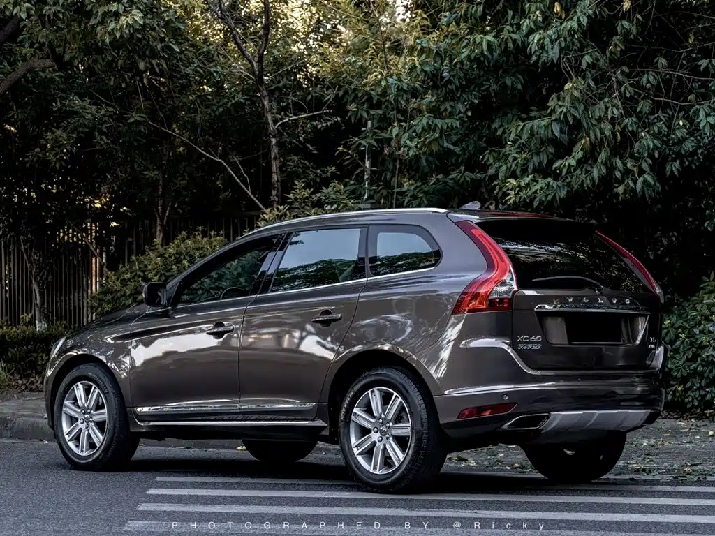 Volvo XC60 2015 — фото 11