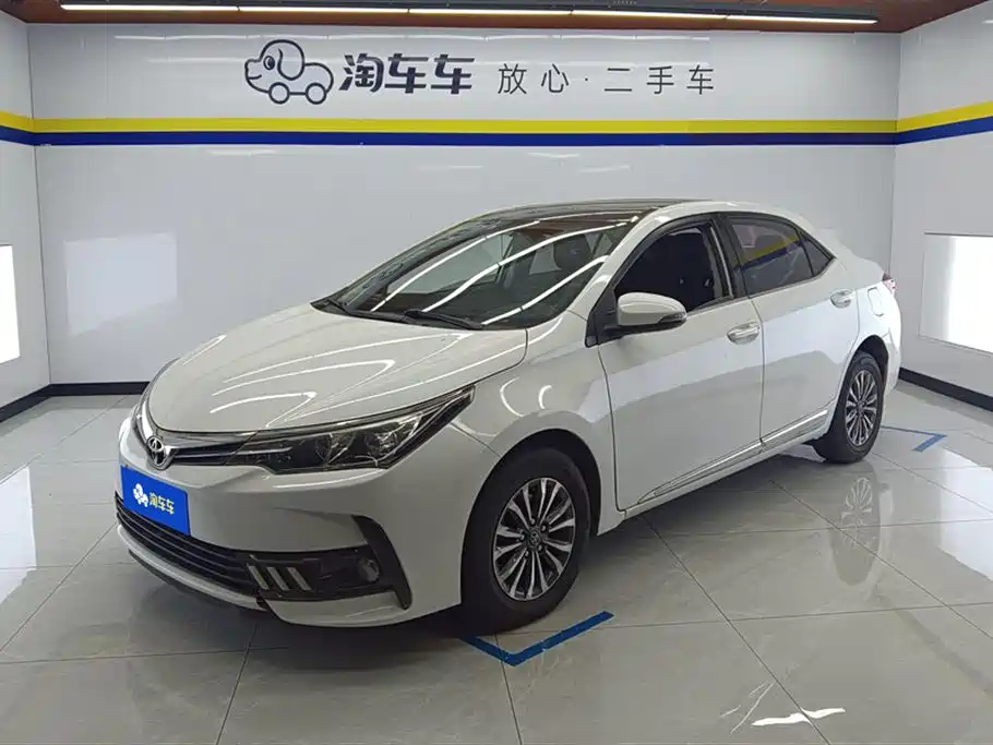 Toyota Corolla 2018 — фото 1