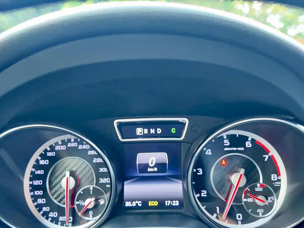 Mercedes-Benz GLA AMG 2015 — фото 34