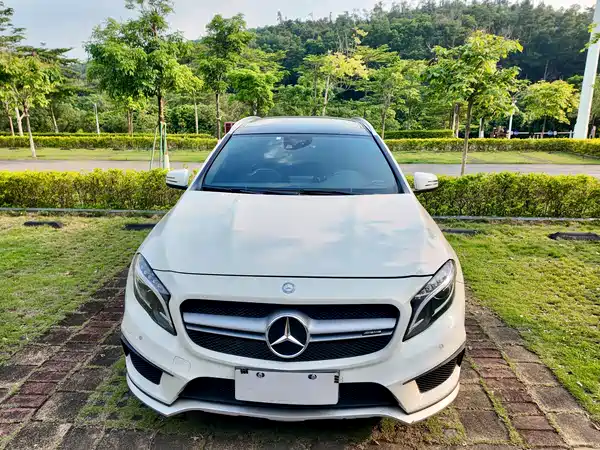 Mercedes-Benz GLA AMG 2015