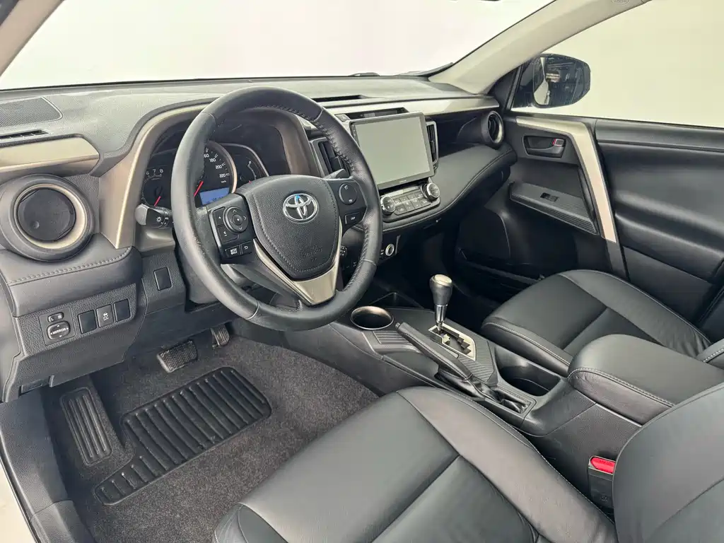 Toyota RAV4 2015