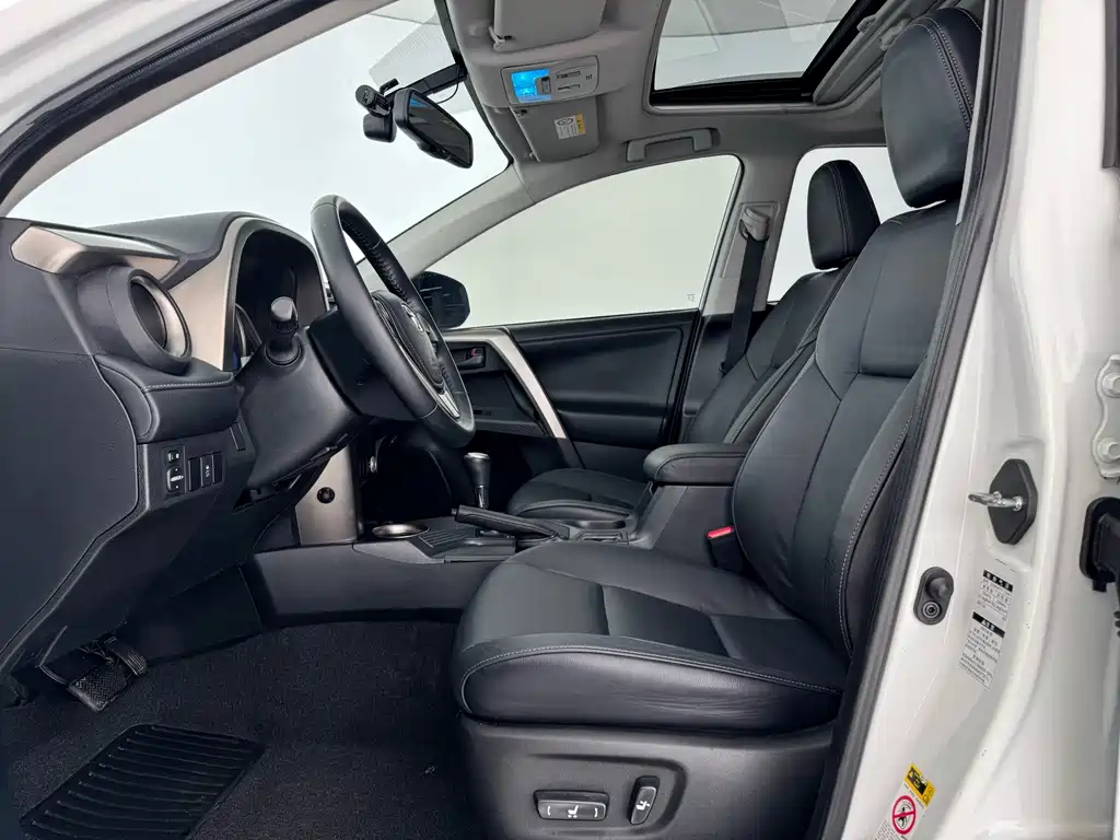 Toyota RAV4 2015