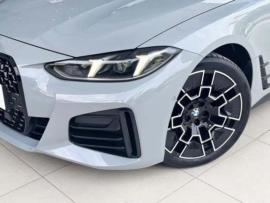 BMW 4 Series 2025 — фото 6