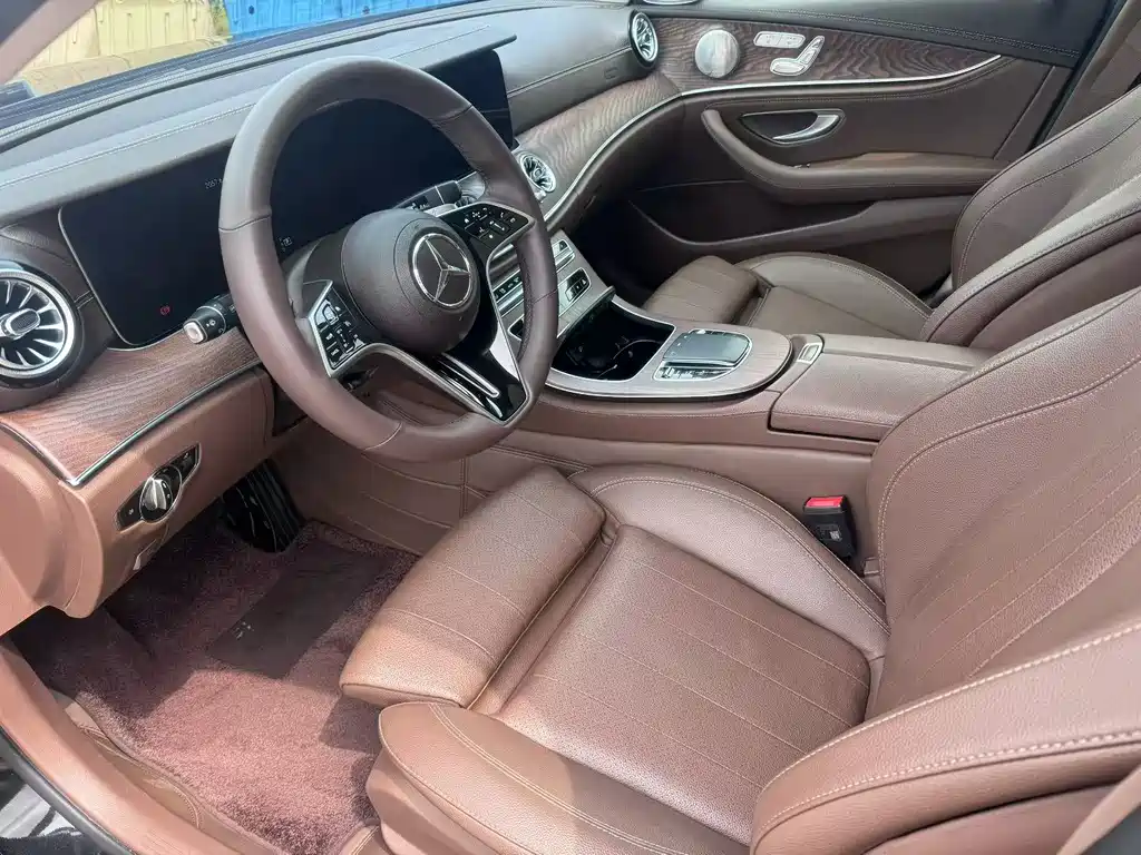 Mercedes-Benz E-Class 2023 — фото 4