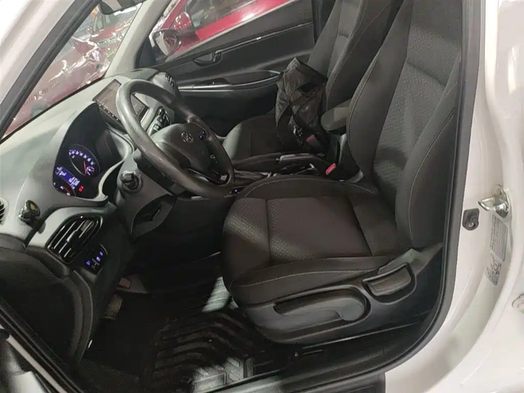 Hyundai Elantra 2020 — фото 15