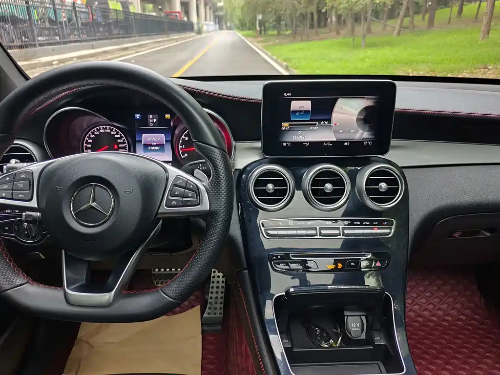 Mercedes-Benz GLC AMG 2018 — фото 8