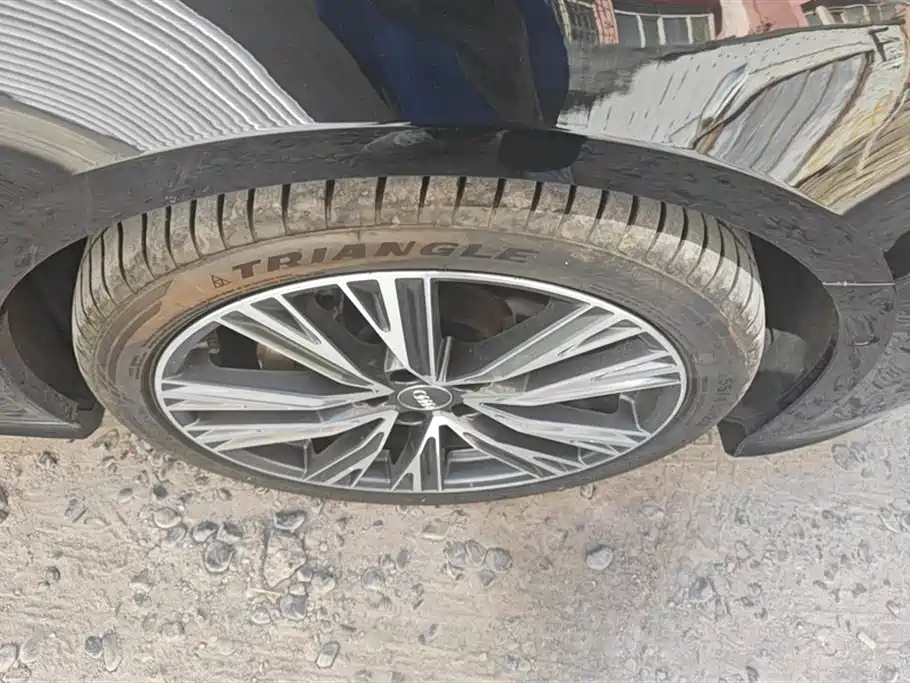 Audi A6L 2022