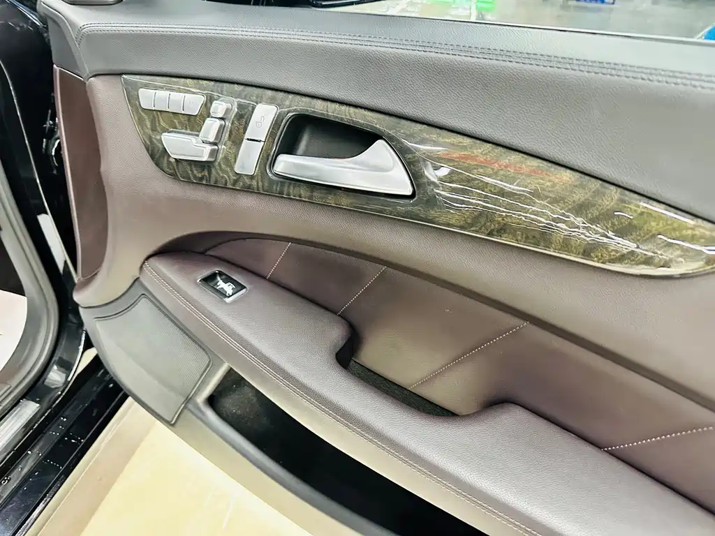 Mercedes-Benz CLS 2013 — фото 19