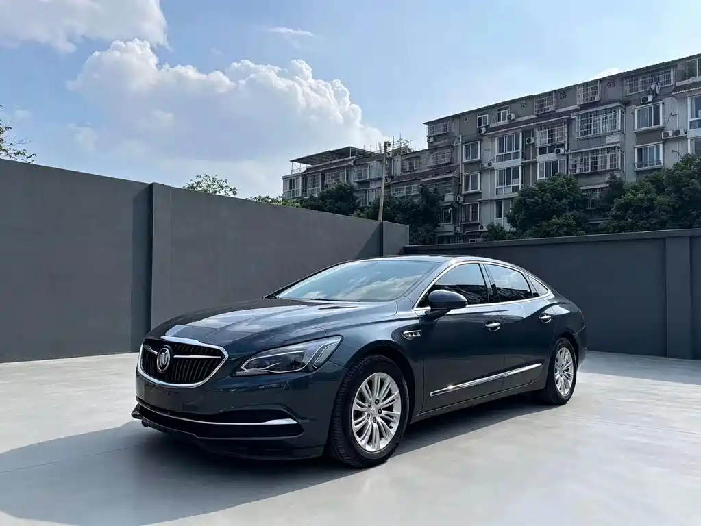 Buick LaCrosse 2019 — фото 1