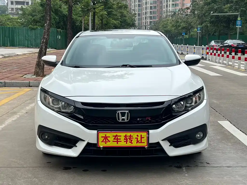 Honda Civic 2018 — фото 2