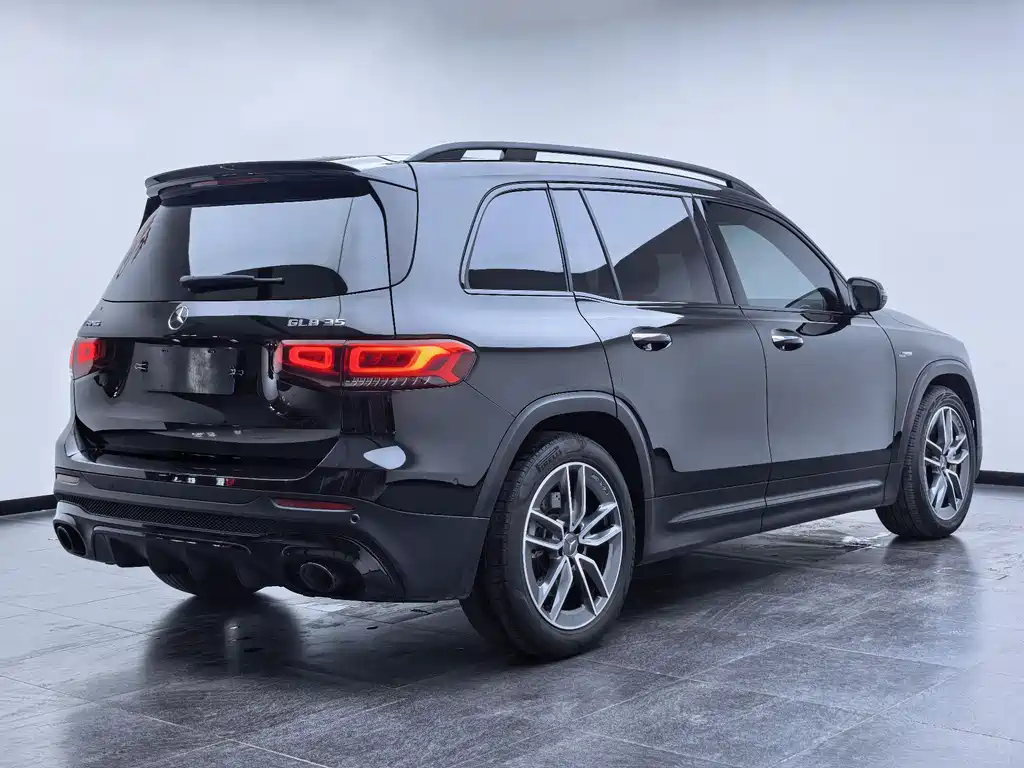 Mercedes-Benz GLB AMG 2023 — фото 18