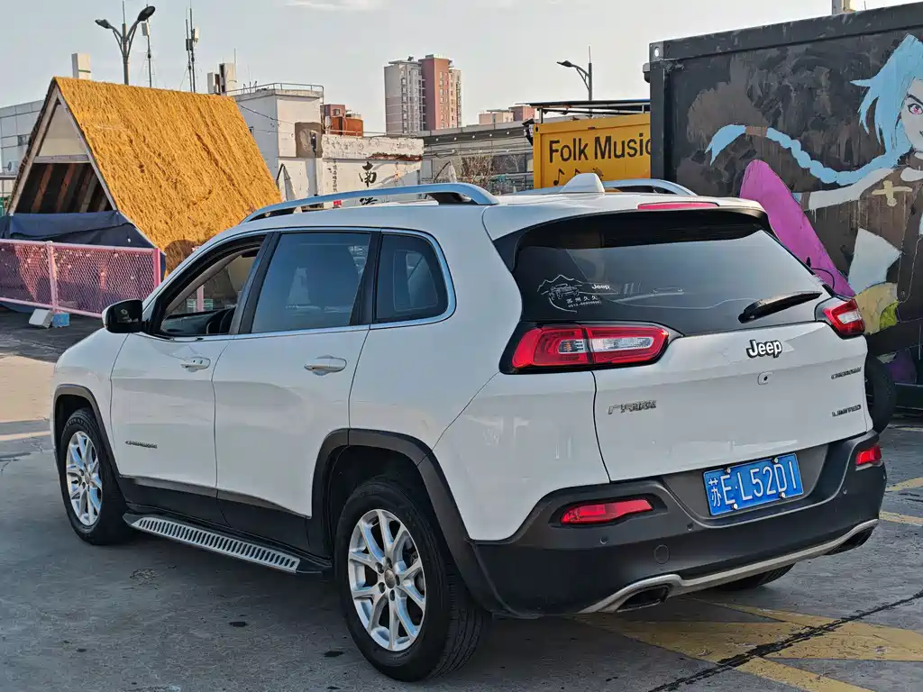 Jeep Cherokee 2017 — фото 6