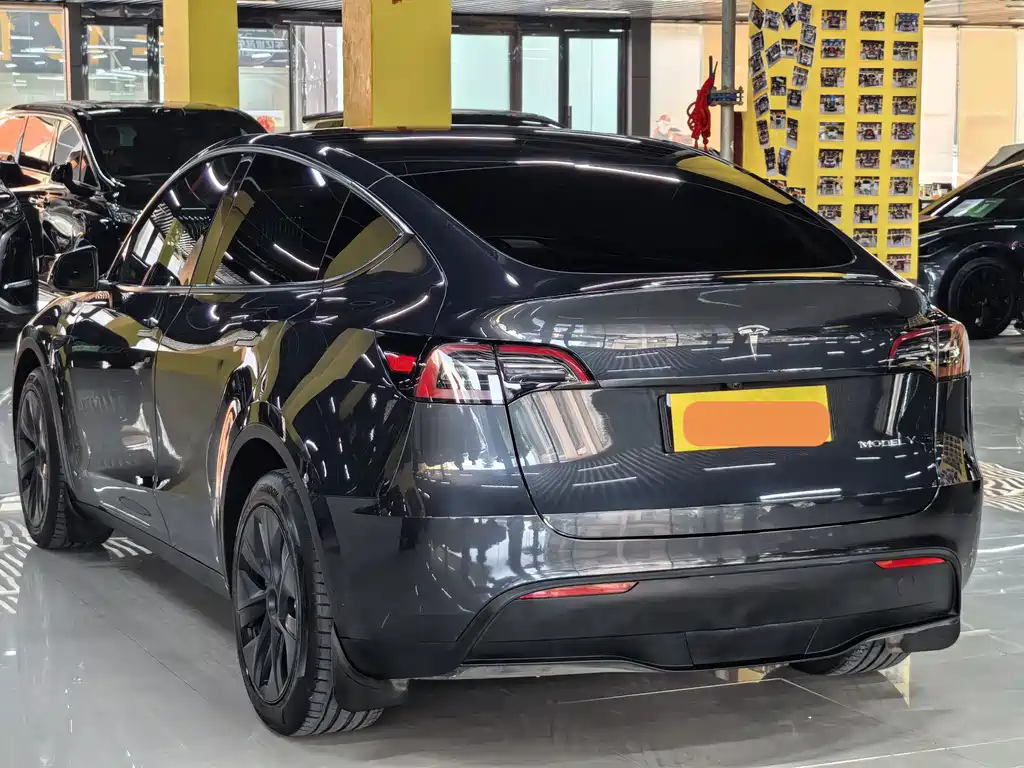 Tesla Model Y 2024 — фото 15