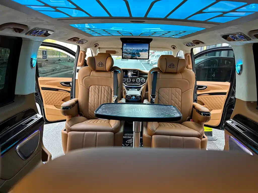 Mercedes-Benz Vito 2023 — фото 13