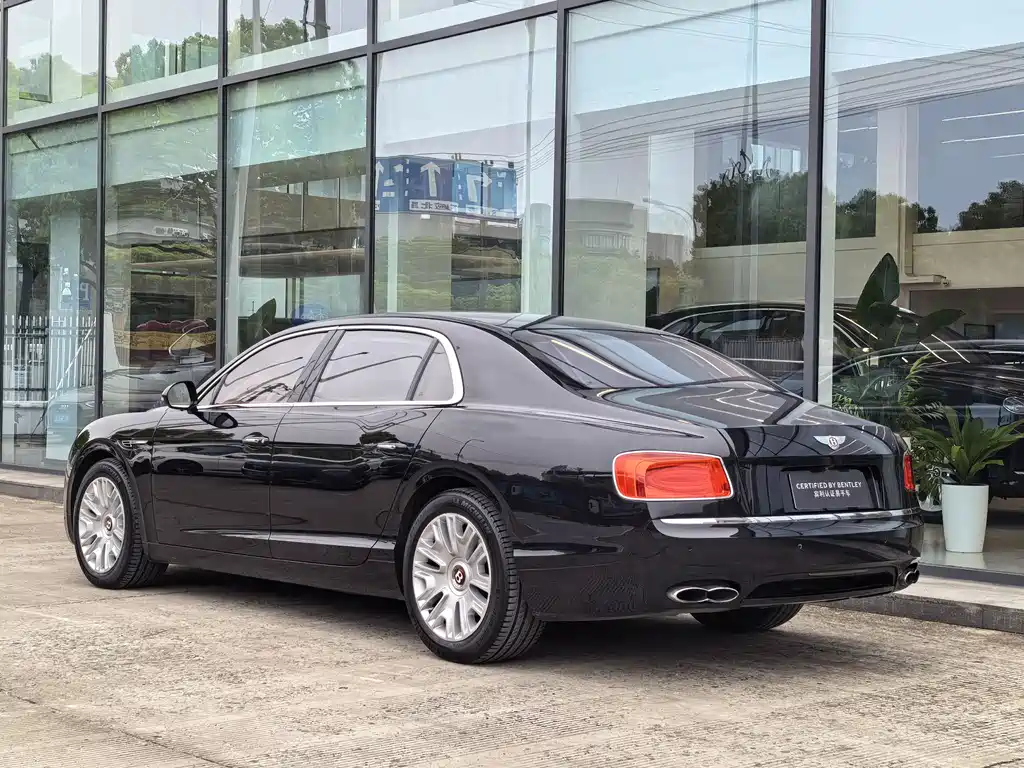 Bentley Flying Spur 2018 — фото 4