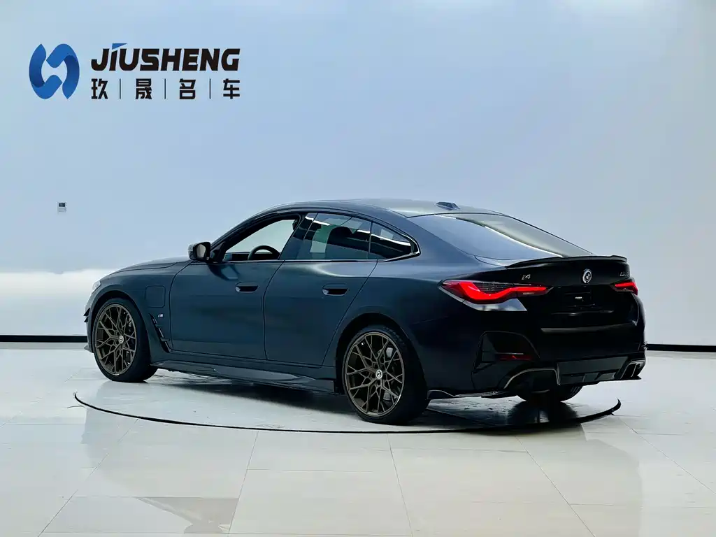 BMW i4 2022 — фото 10