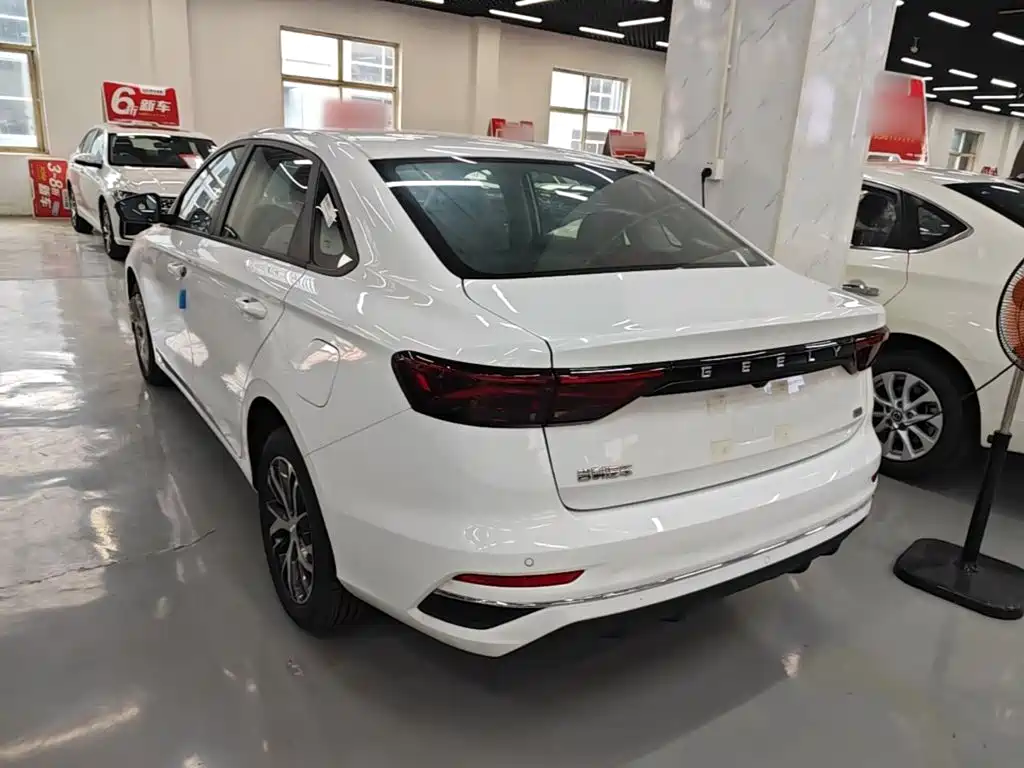Geely Emgrand 2026