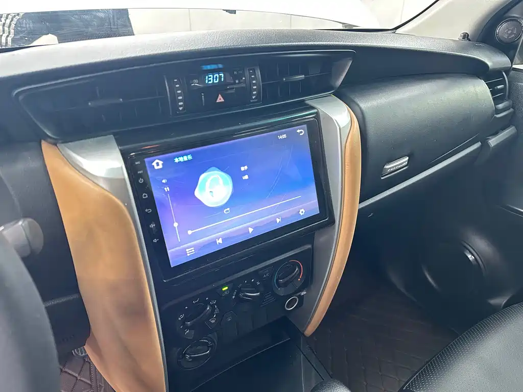 Toyota Fortuner 2019 — фото 15