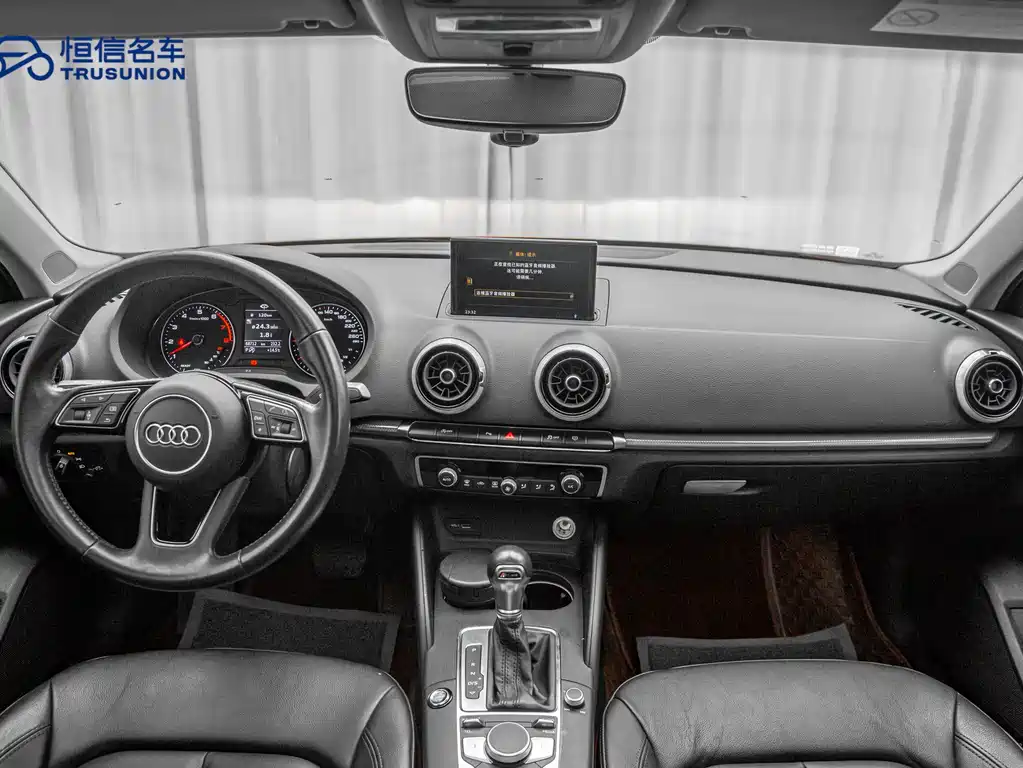 Audi A3 2018 — фото 12