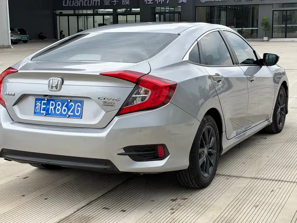 Honda Civic 2022 — фото 4