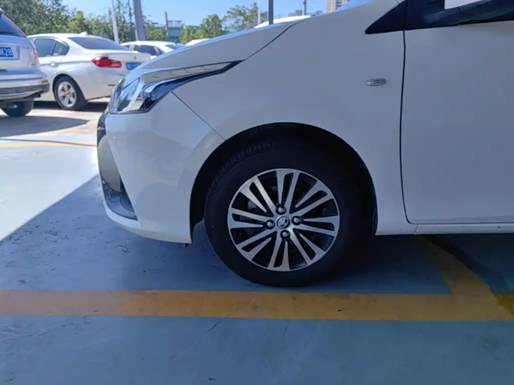 Toyota Yaris L 2018 — фото 23