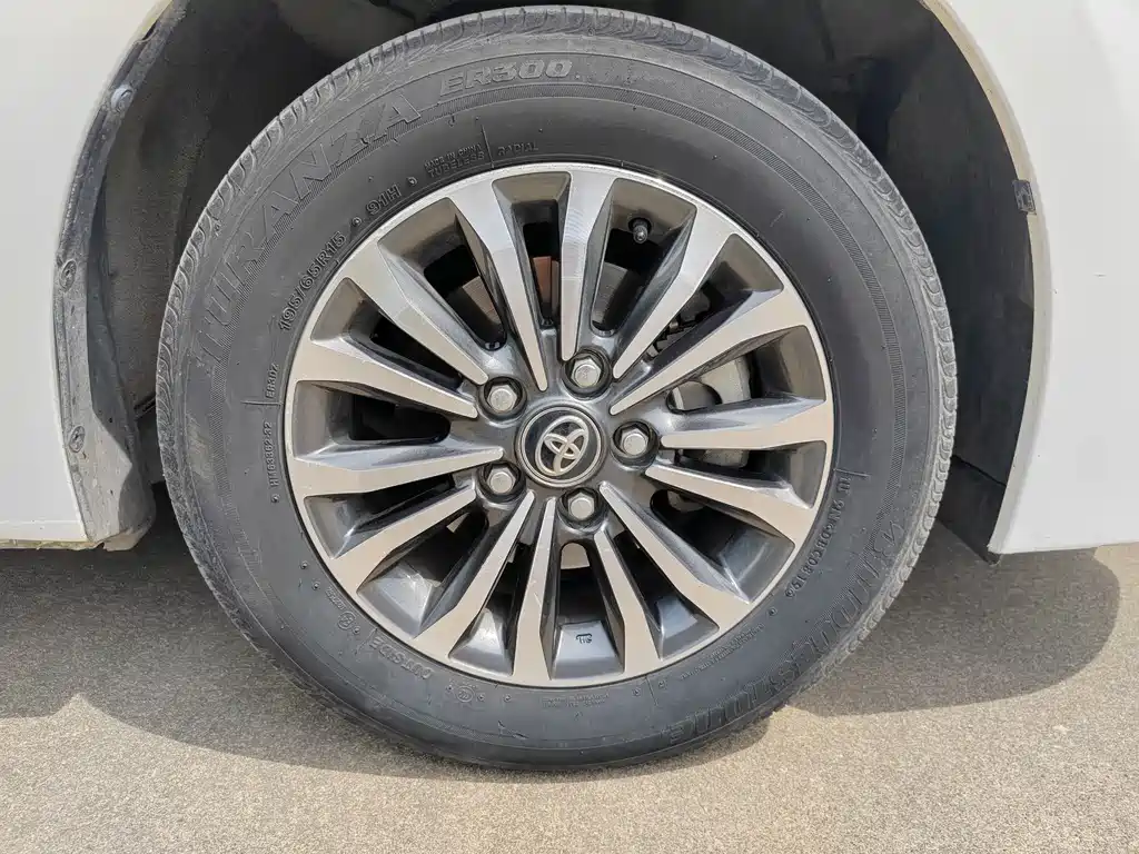 Toyota Corolla 2019 — фото 13