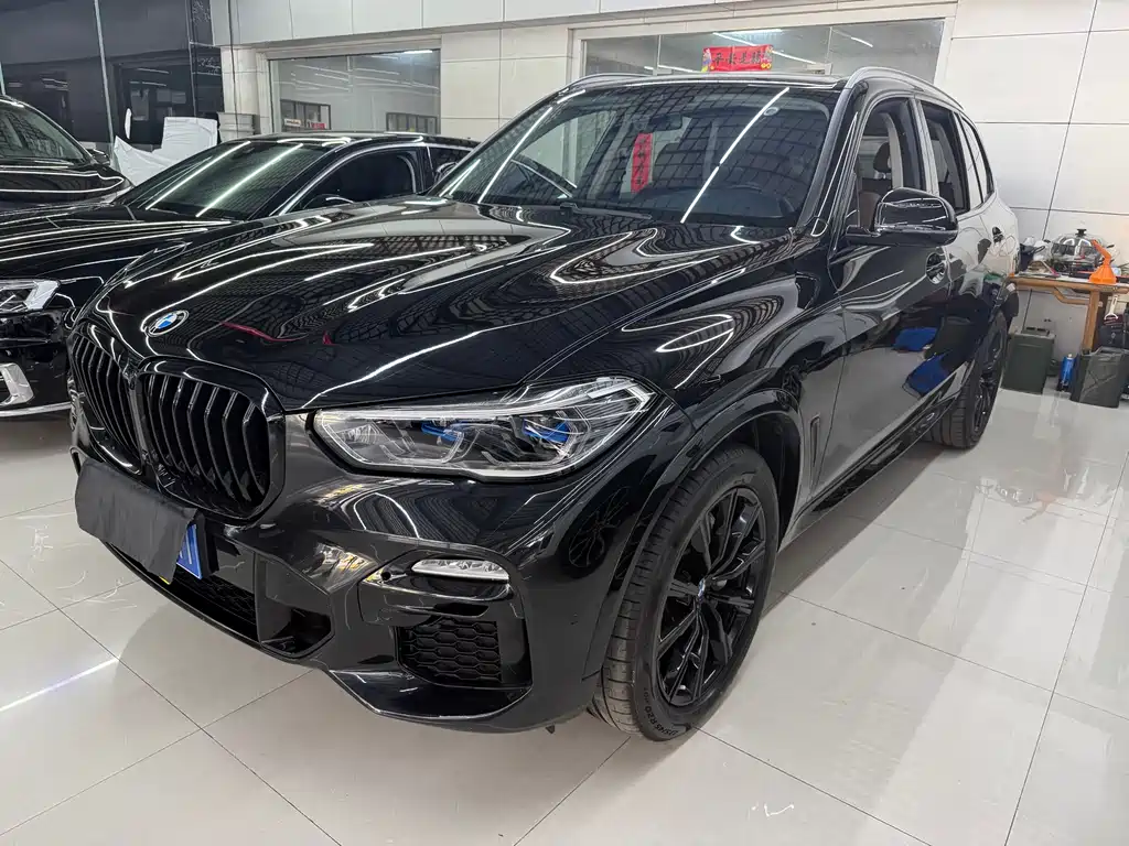 BMW X5 2021 — фото 1