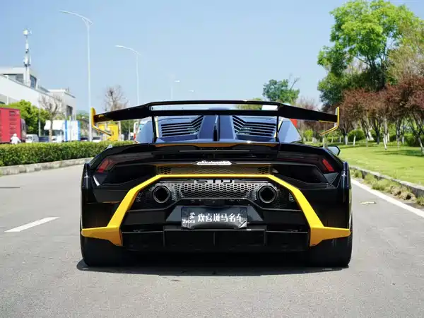 Lamborghini Huracan 2021
