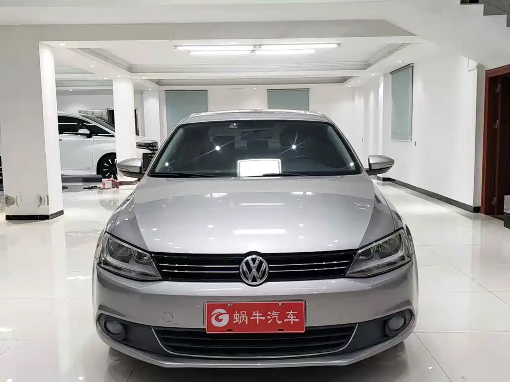 Volkswagen Sagitar 2014