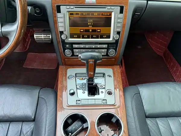 Volkswagen Phaeton 2010