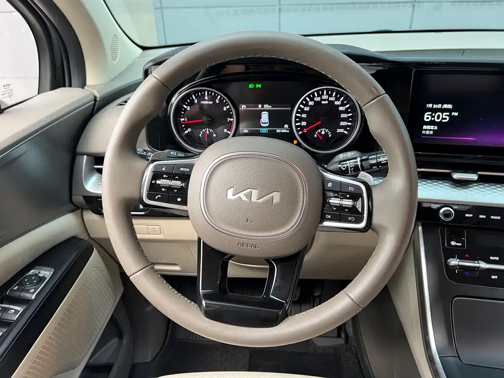 Kia Carnival 2023 — фото 16