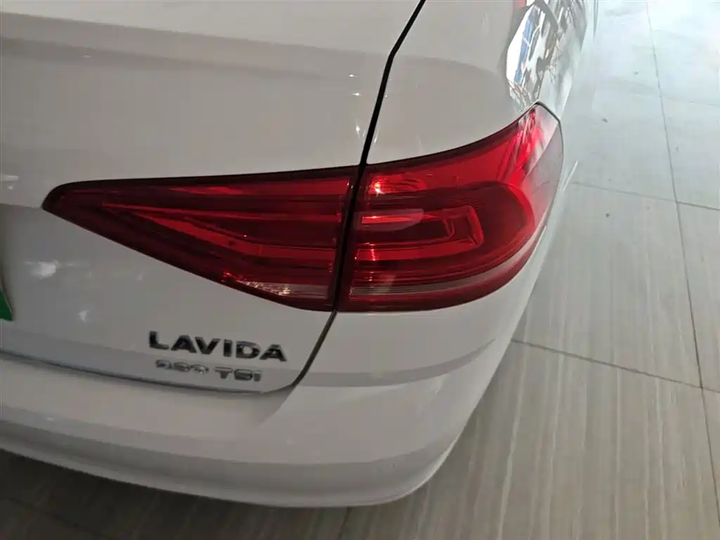 Volkswagen Lavida 2018 — фото 8