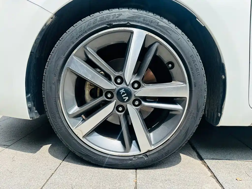 Kia K3 2018 — фото 14