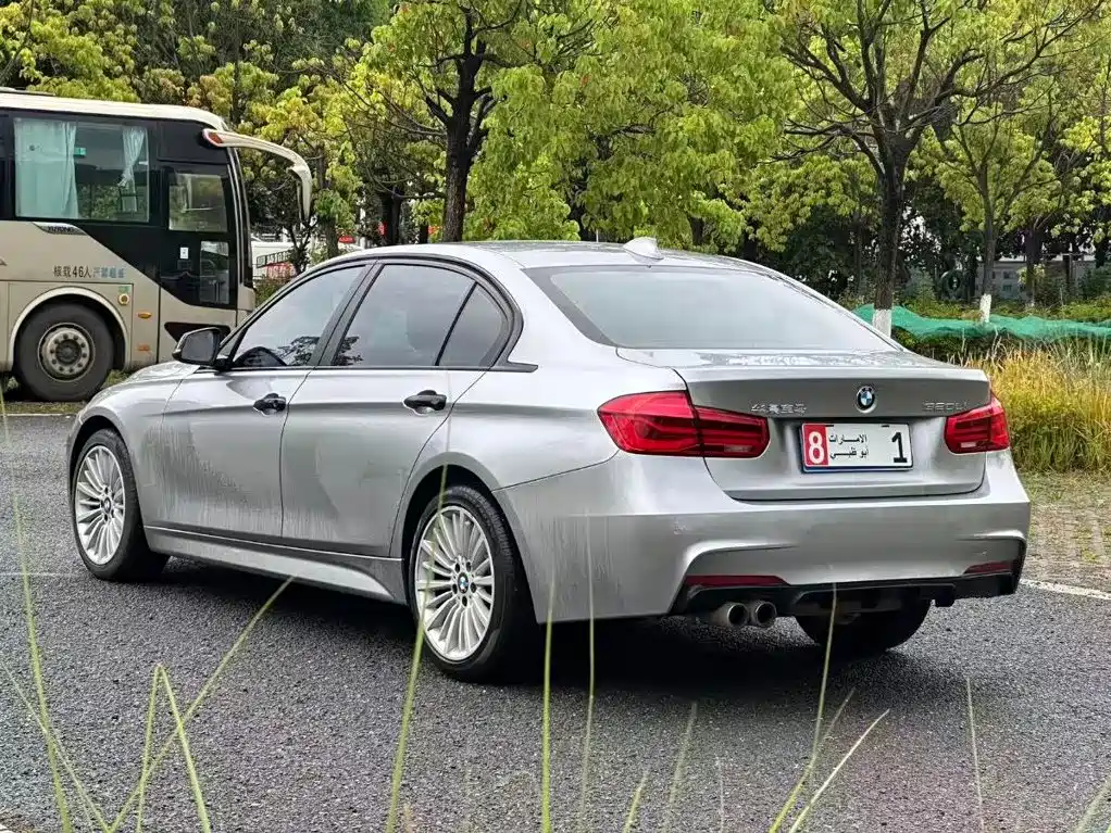 BMW 3 Series 2018 — фото 9