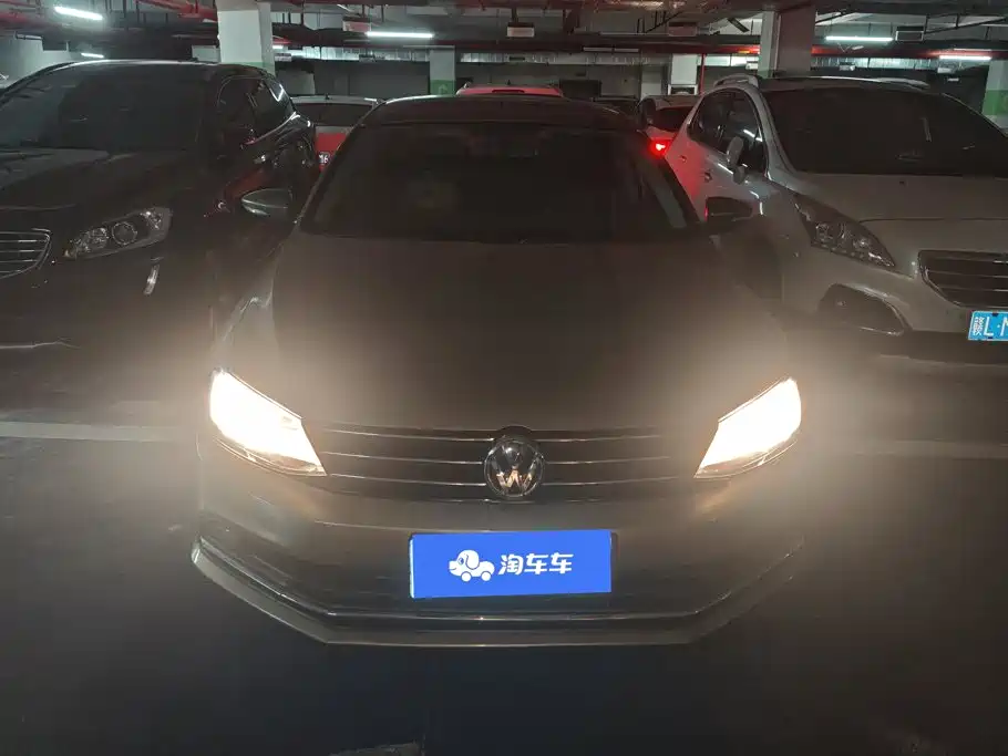 Volkswagen Sagitar 2015