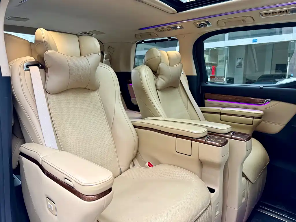 Toyota Alphard 2016 — фото 12
