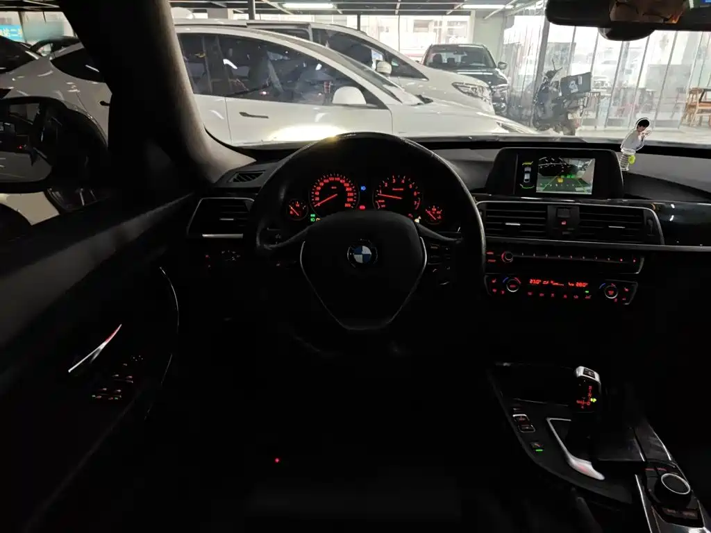 BMW 3 Series GT 2018 — фото 7