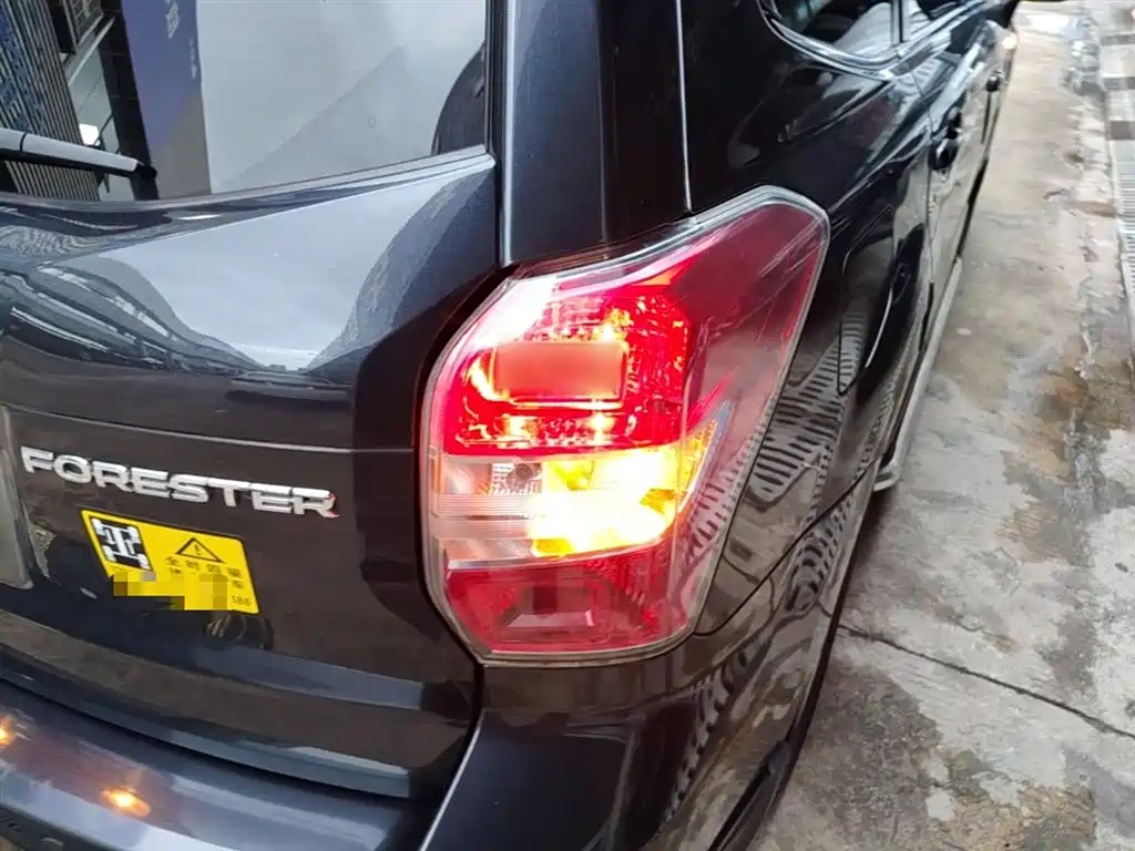 Subaru Forester 2015 — фото 8