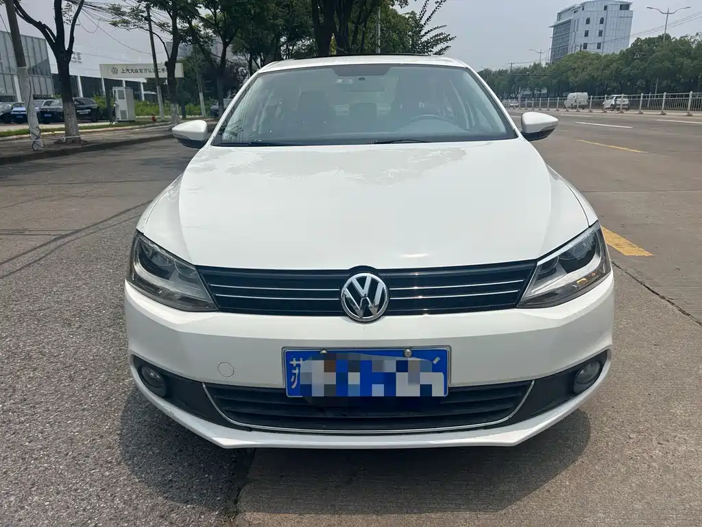 Volkswagen Sagitar 2014