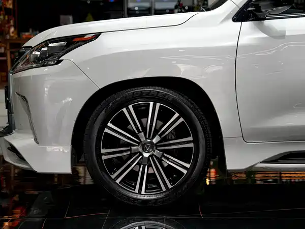 Lexus LX 2019