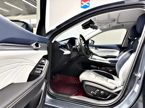 Geely Xingrui 2023