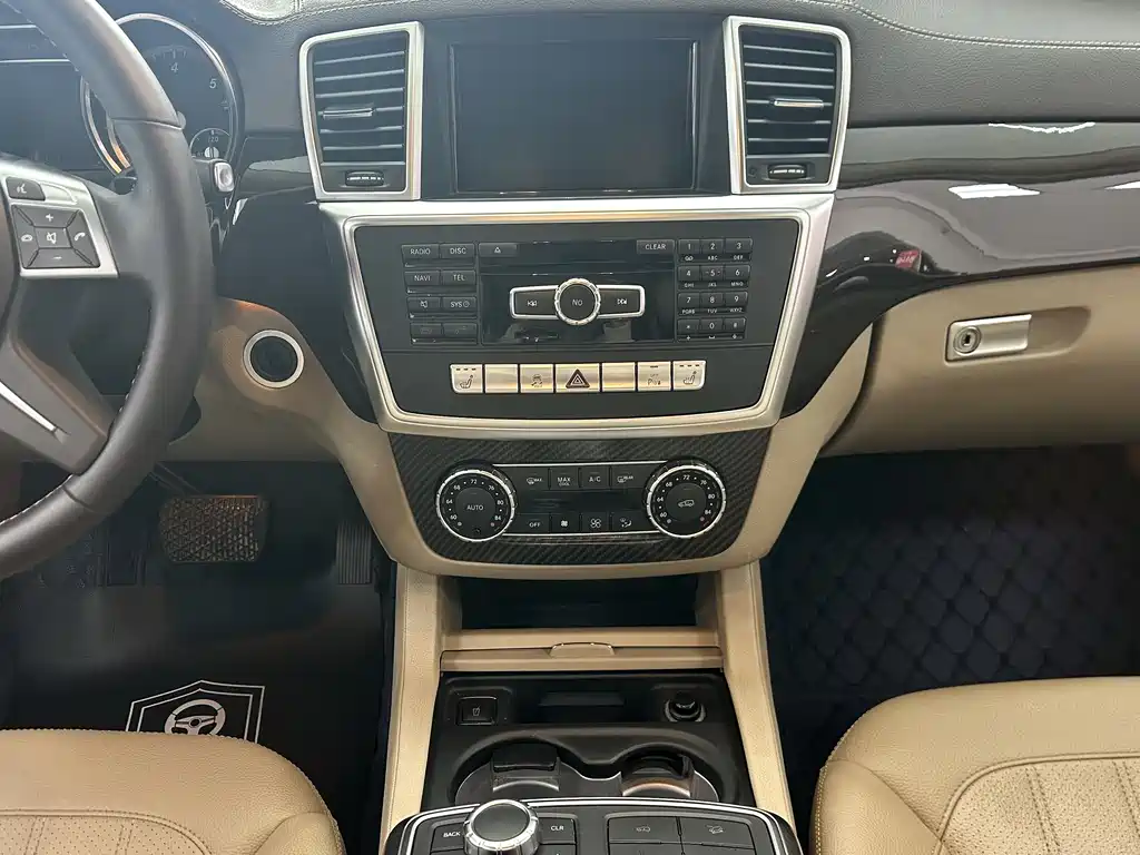 Mercedes-Benz GL-Class 2016 — фото 18