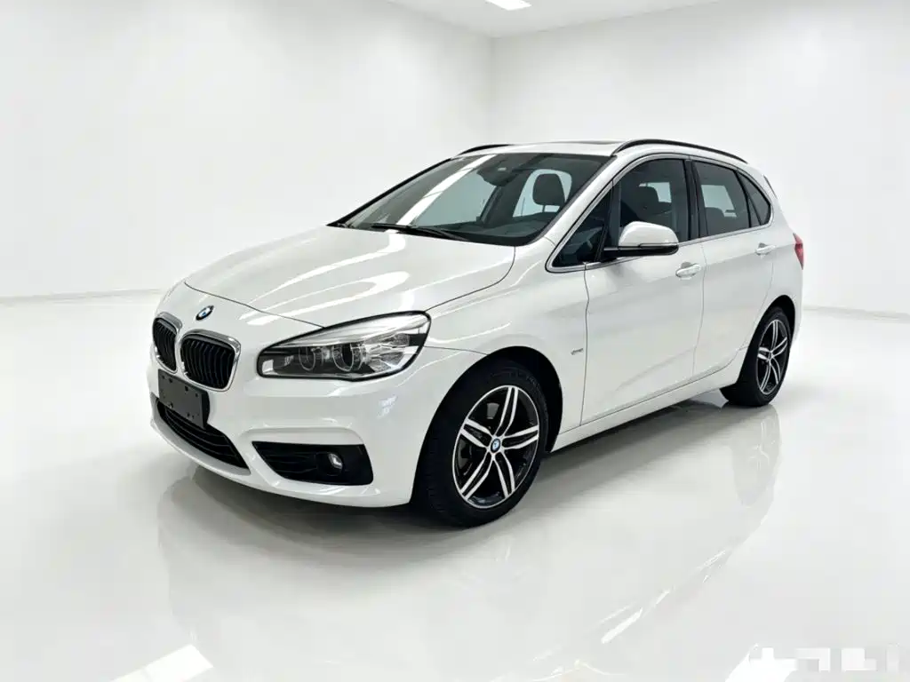 BMW 2 Series Station Wagon 2017 — фото 1