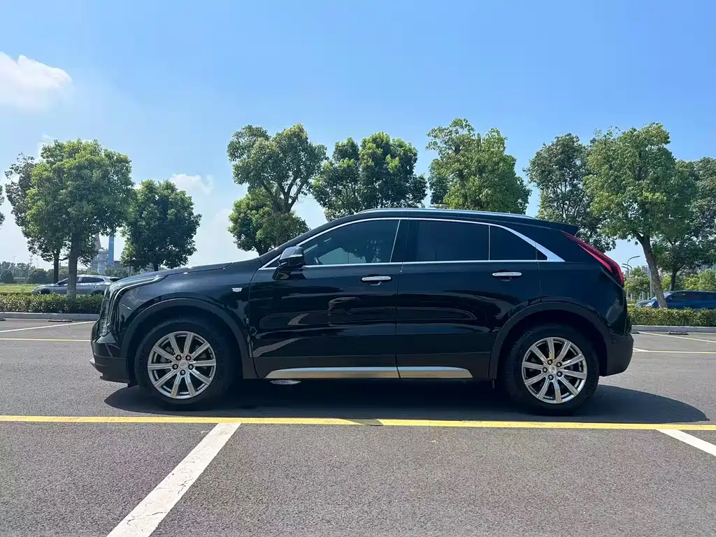 Cadillac XT4 2019 — фото 3