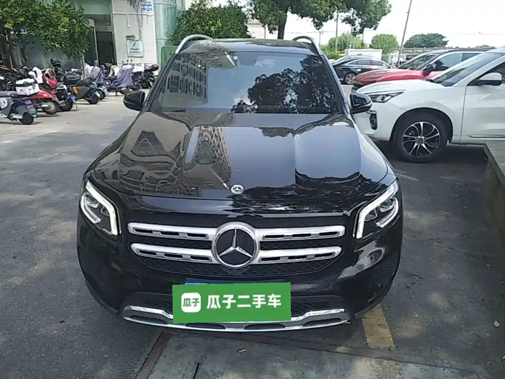 Mercedes-Benz GLB 2023
