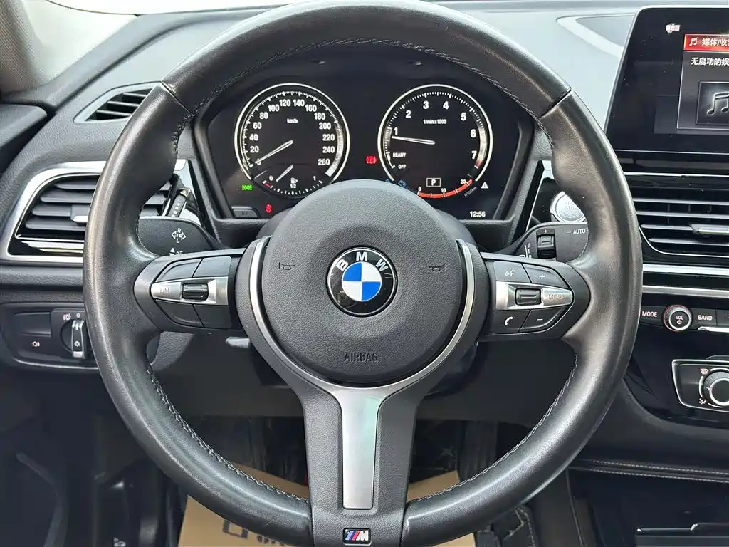 BMW 1 Series 2023 — фото 19
