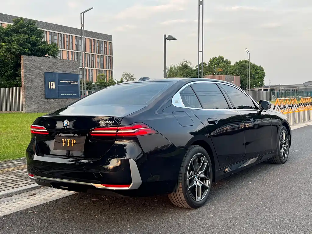 BMW 5 Series 2024