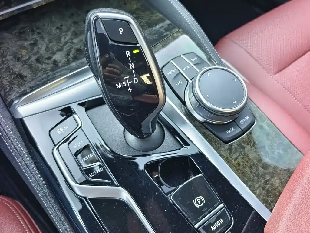 BMW 5 Series 2023 — фото 16