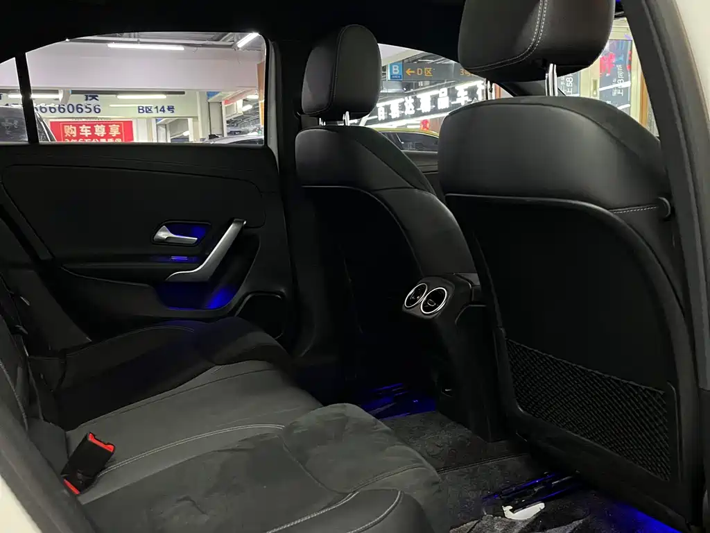 Mercedes-Benz A-Class 2023 — фото 12